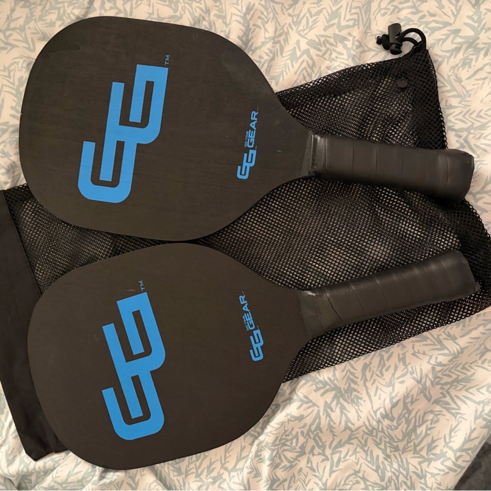 Pickleball paddle set (2 paddles)